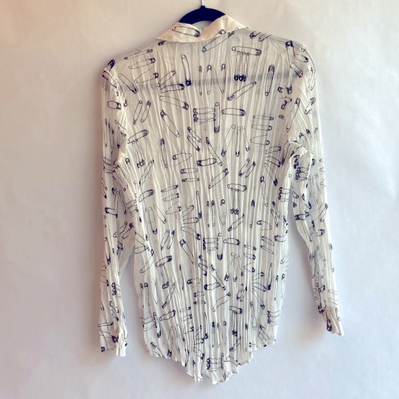 Rock and Republic Safety Pin Crinkle Large Blouse - Picture 3 of 5